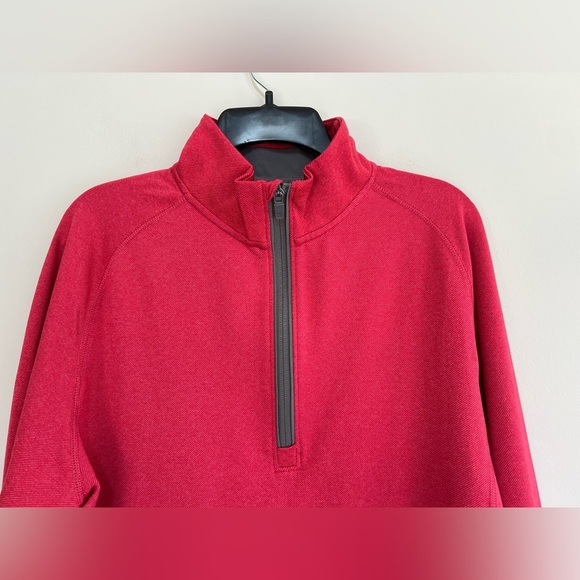 Vineyard Vines Men's Performance Half-Zip Pullover in Sailors Red, size M - Picture 8 of 8